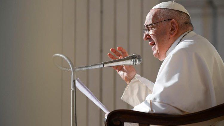 Il Papa risponde ai Dubia di cinque cardinali