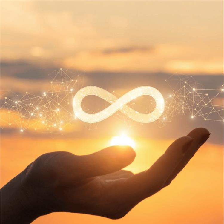 "infinitamente"